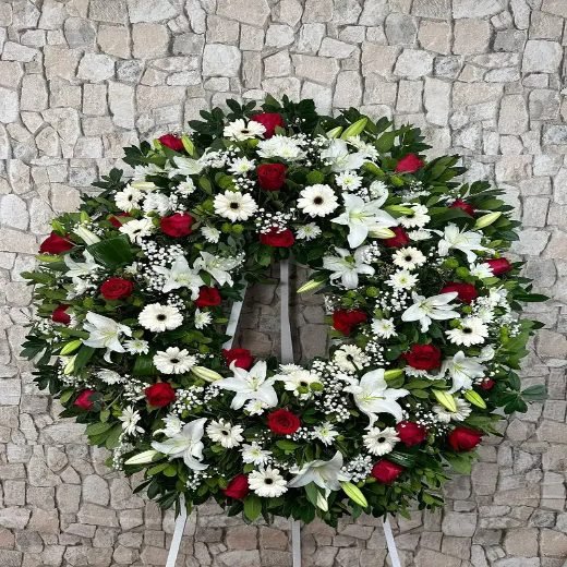 Corona de flores Alberche para el Tanatorio Sur